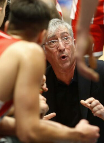 Moncho Fernández aparece como primer candidato para el banquillo de Unicaja