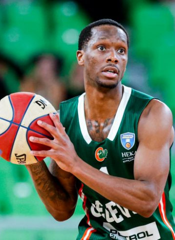 Umoja Gibson gana enteros para reforzar la dirección de juego del Barcelona