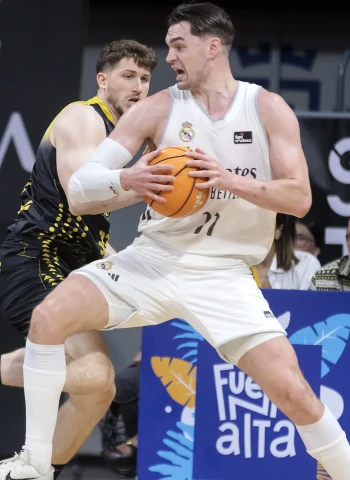 Playoffs ACB: El Real Madrid reacciona en Tenerife y fuerza el tercer partido (83-118)