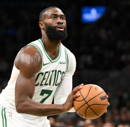 Los Pelicans entran en escena por Jaylen Brown