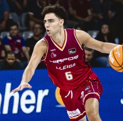 Dani García defenderá la camiseta burdeos la próxima temporada