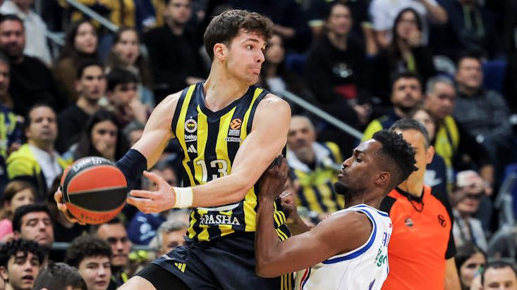 Fenerbahce Stages Another 18-Point Comeback, Puts Anadolu Efes on the Brink