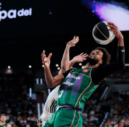 James Webb III deja Unicaja y jugará en Turquía