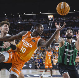 Playoffs ACB: El Valencia Basket impone su ley en el Roig Arena y deja la semifinal muy encarrilada (2-0) / (90-76)