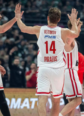 Olympiacos golpea primero ante Panathinaikos en la final griega