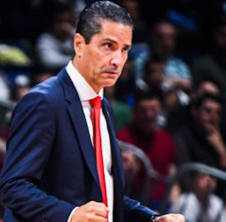 Sfairopoulos aparece en la órbita del Barça para el banquillo
