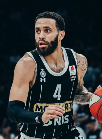 El Bayern Múnich se mueve por Duane Washington