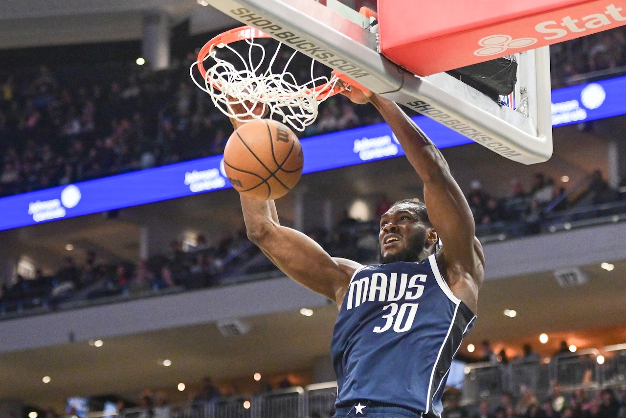 Los Knicks firman una hoja de oferta por Moussa Cisse y Dallas tiene 48 horas para responder