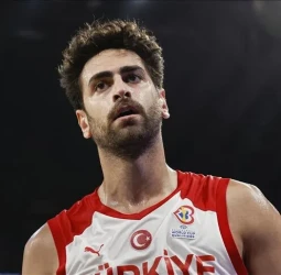 Furkan Korkmaz ficha por Besiktas y vuelve a la Euroliga