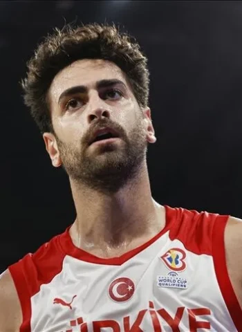 Furkan Korkmaz ficha por Besiktas y vuelve a la Euroliga