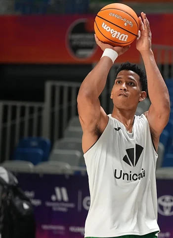 Tyson Pérez, en el radar del Valencia Basket, mantiene en alerta al Unicaja