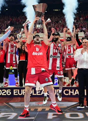 Papanikolaou seguirá dos años más en Olympiacos