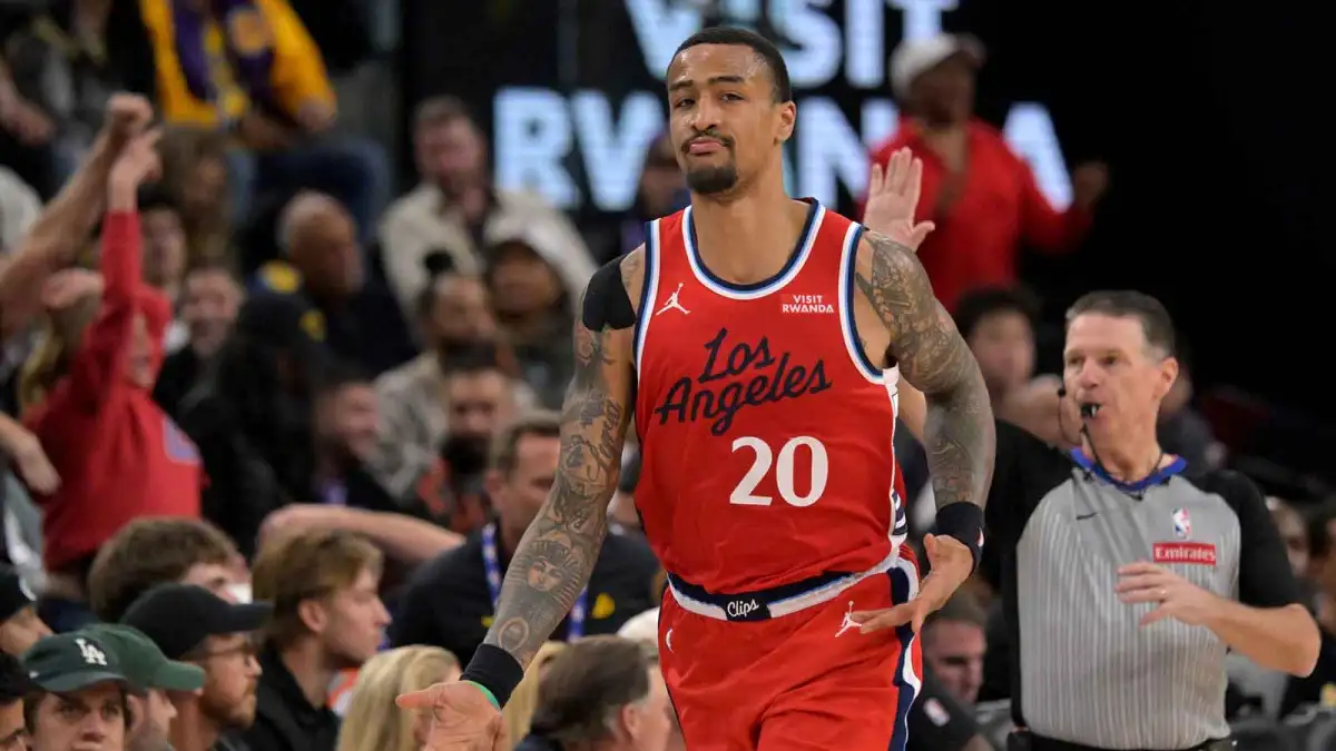 John Collins refuerza la pintura de Detroit Pistons
