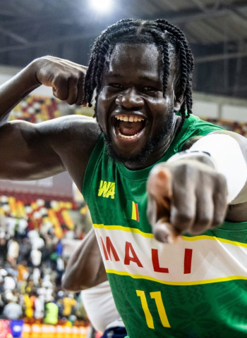 Valencia Basket y Paris aprietan por Oumar Ballo