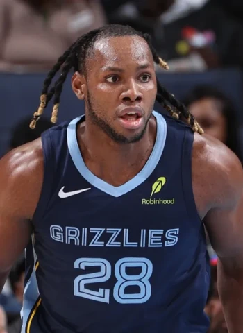 Charles Bassey vuelve a los Warriors