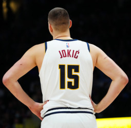 Jokic no tiene prisa: Denver seguirá esperando por su gran renovación