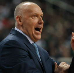Rimas Kurtinaitis seguirá al frente de Lituania tras retirar su dimisión