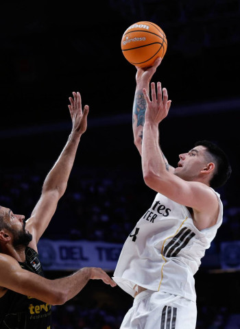 Anadolu Efes vigila la situación de Gabriel Deck en el Real Madrid