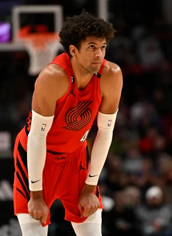 Matisse Thybulle firma por Los Angeles Lakers