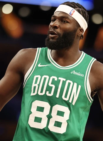 Neemias Queta no pagaría 100.000 dólares por entrenar con Hakeem Olajuwon