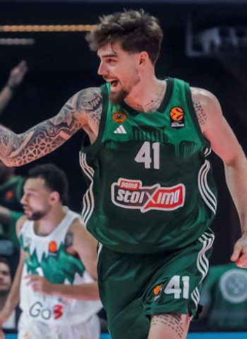 Juancho Hernangómez renueva con Panathinaikos hasta 2030