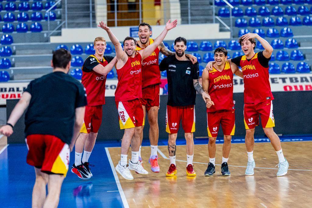 Una España invicta cierra la primera fase para Catar 2027 en Georgia