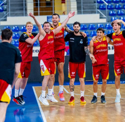 Una España invicta cierra la primera fase para Catar 2027 en Georgia