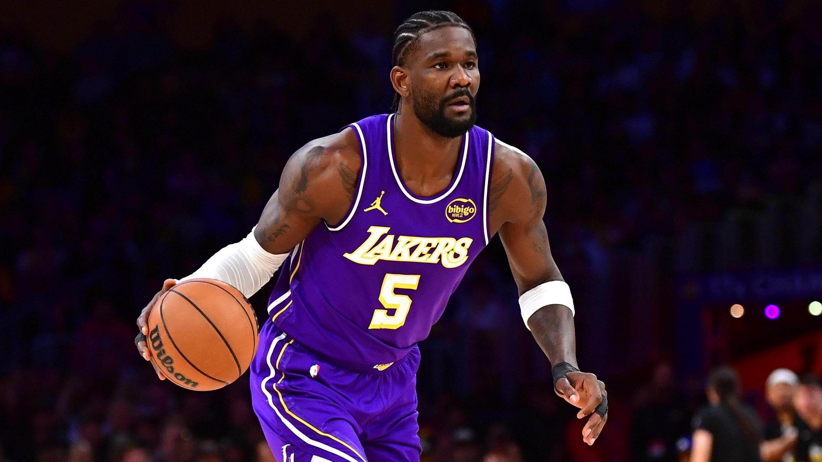 Los Angeles Lakers traspasan a Deandre Ayton a Washington Wizards