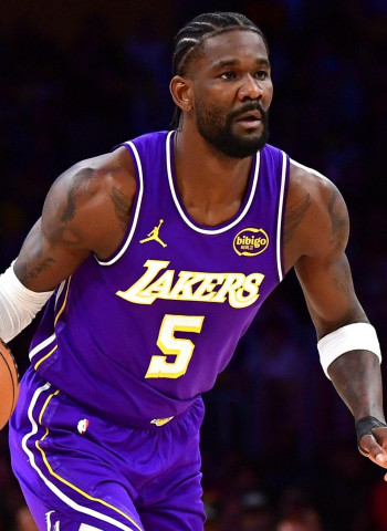 Los Angeles Lakers traspasan a Deandre Ayton a Washington Wizards