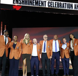 El Hall of Fame corona a Stoudemire, Rivers, D'Antoni y Candace Parker