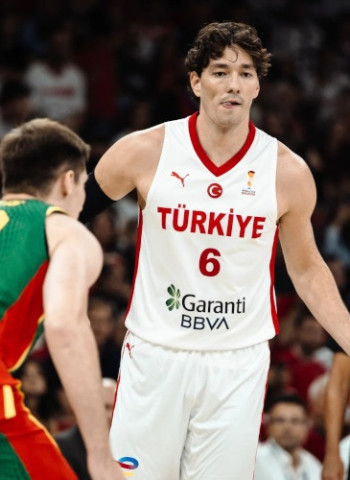 Osman y Yurtseven arrasan a Lituania y dejan a Turquía a un paso de Catar, 94-66
