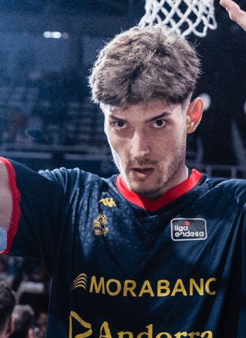 Kostadinov buscará en Bélgica los minutos que no encontró en Andorra