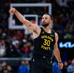 Los Warriors solo traspasarían a Curry si él lo pide