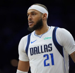 Dallas escucharía ofertas por Daniel Gafford, pide una primera ronda