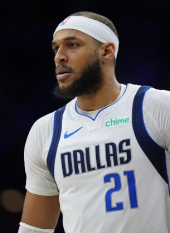 Dallas escucharía ofertas por Daniel Gafford, pide una primera ronda