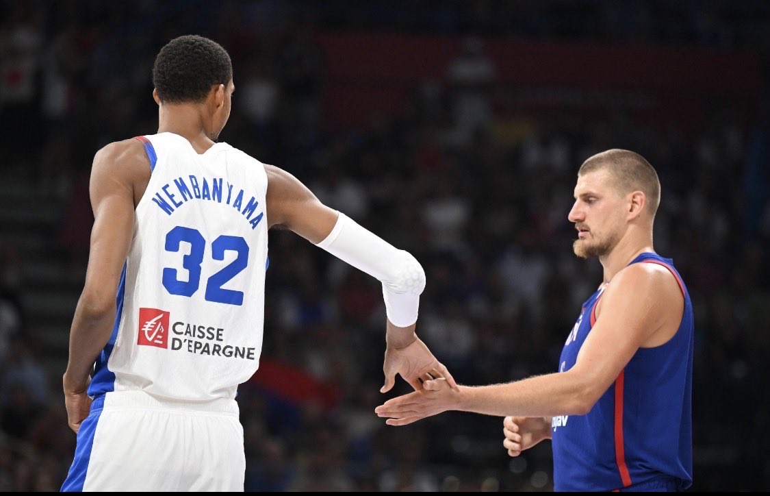Jokic gana el duelo de gigantes: Serbia tumba a la Francia de Wembanyama en Belgrado