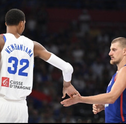 Jokic gana el duelo de gigantes: Serbia tumba a la Francia de Wembanyama en Belgrado