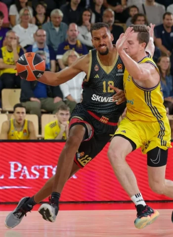 El ASVEL se fija en Petr Cornelie para tapar los agujeros de su plantilla