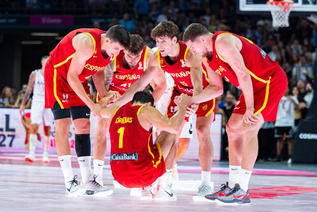 España roza la proeza en Atenas, 108-106