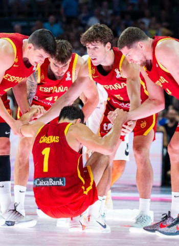 España roza la proeza en Atenas, 108-106