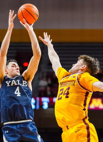El Olympiacos se fija en John Poulakidas, el tirador de Yale que puede ser cupo griego