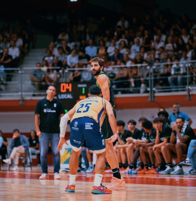 El Monbus Obradoiro se impone al Joventut en Gijón (77-96)