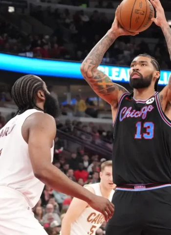 Nick Richards firma con los Heat, pero sin red: contrato no garantizado