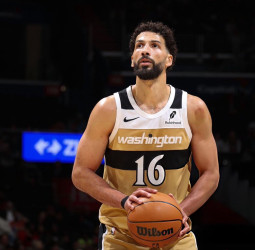 Anthony Gill despierta interés en la Euroliga, pero prioriza seguir en la NBA