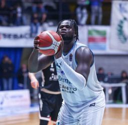 Valencia Basket encamina el fichaje de Oumar Ballo