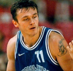 Željko Rebrača, facilidad natural para el juego cerca del aro