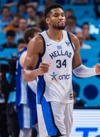 Giannis Antetokounmpo no jugará ante España: Miami se lo lleva antes