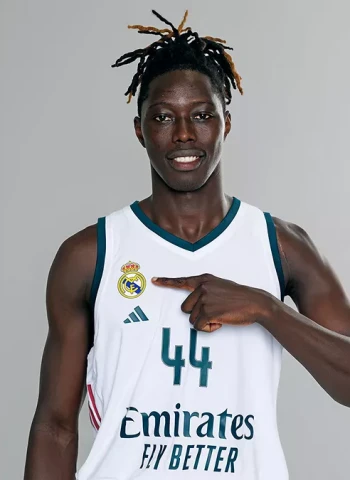 Oficial: Eli John Ndiaye vuelve al Real Madrid hasta 2028