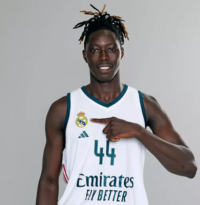 Oficial: Eli John Ndiaye vuelve al Real Madrid hasta 2028