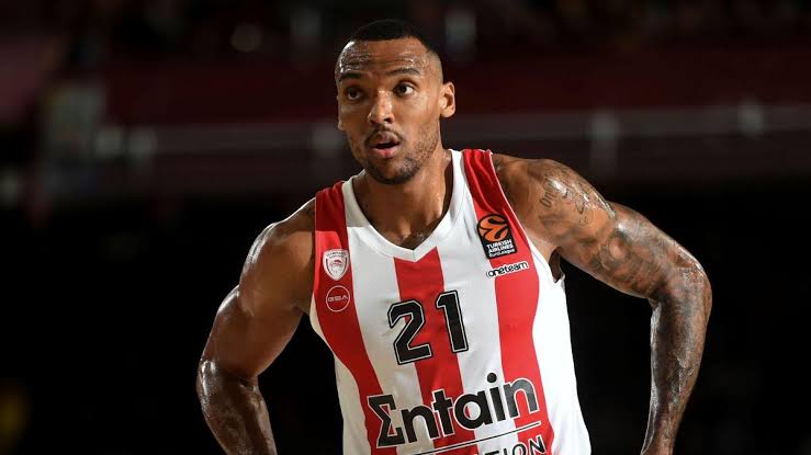 Joel Bolomboy se aleja del Unicaja y apunta a quedarse en el ASVEL